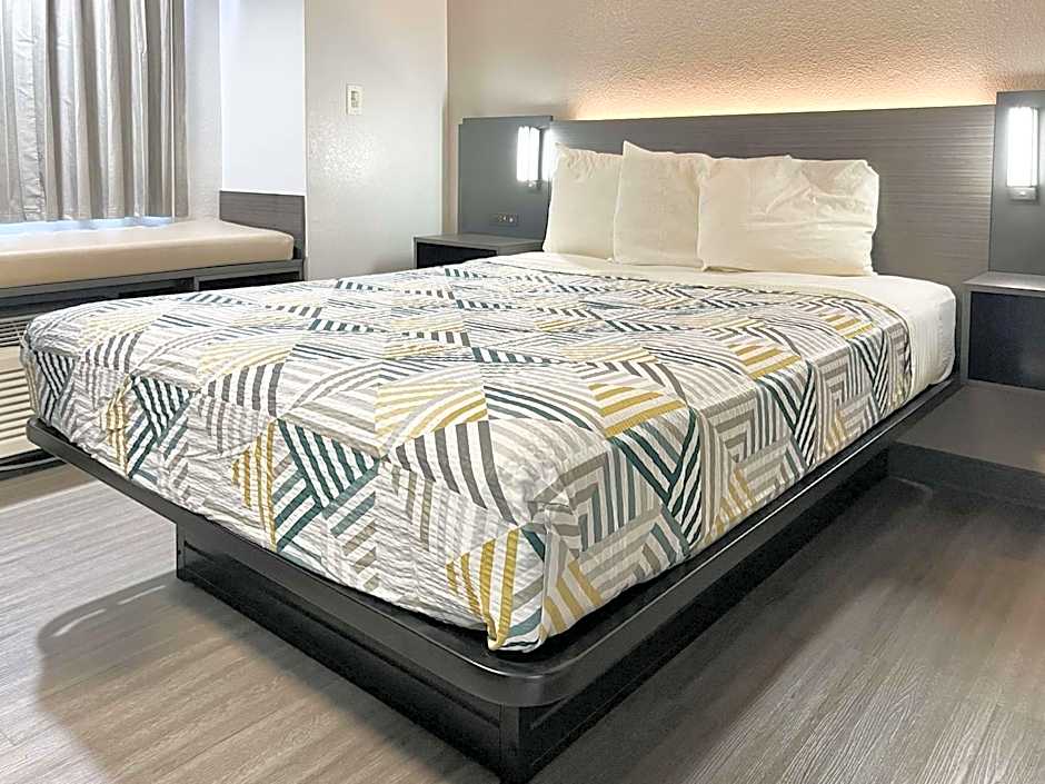 Motel 6-Simpsonville, SC - Greenville