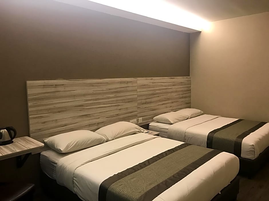 Hotel Austin Paradise - Taman Pulai Utama