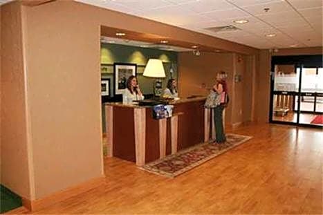 Hampton Inn Garden City