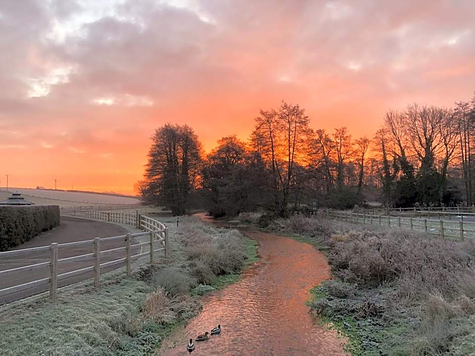 Tewinbury Farm Hotel