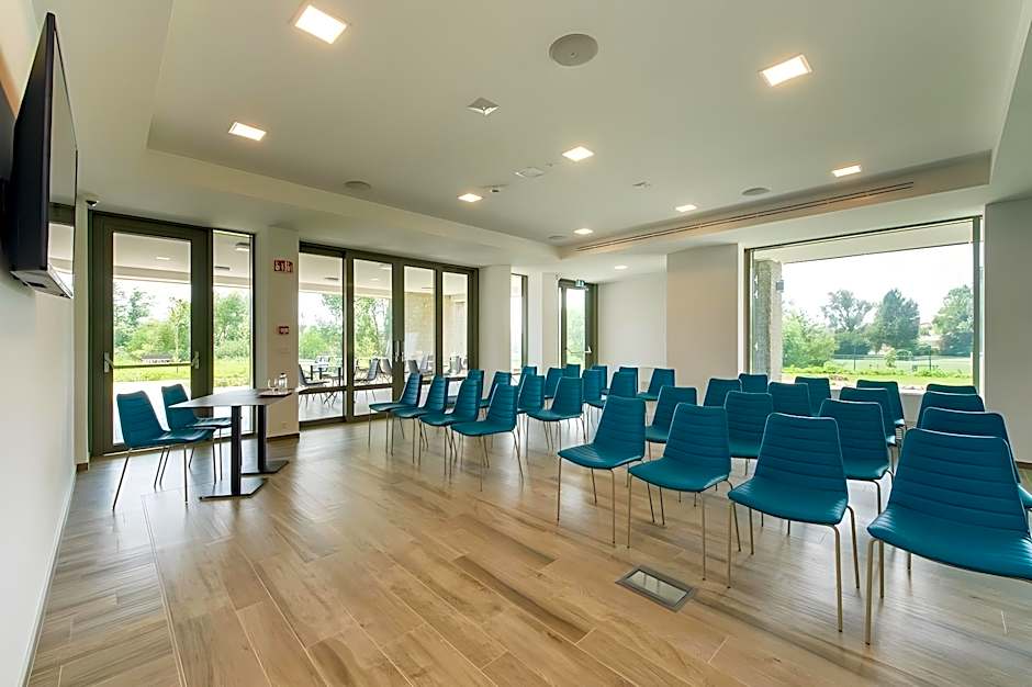 Akademia Hotel**** Balatonfured