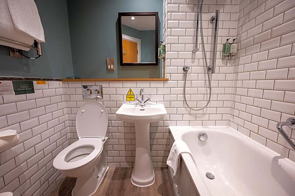 Ely Hotel by Chef & Brewer Collection