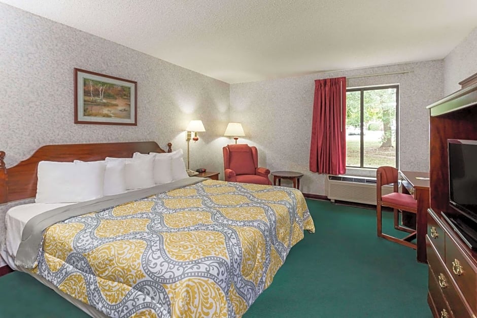 Days Inn by Wyndham Battlefield Rd/Hwy 65
