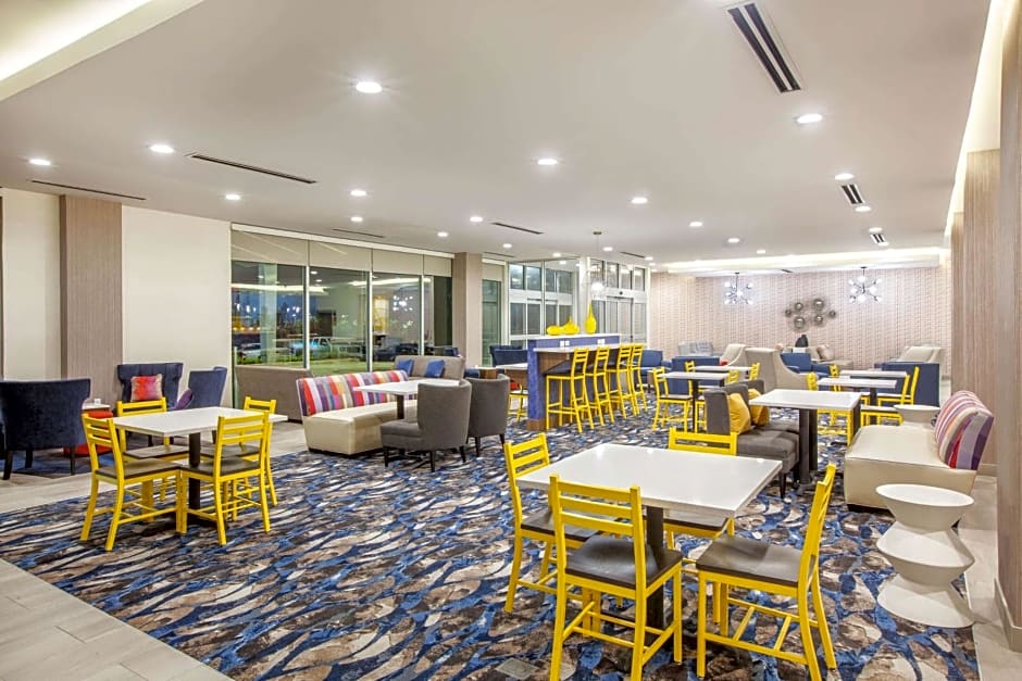 La Quinta Inn & Suites by Wyndham Dallas - Duncanville