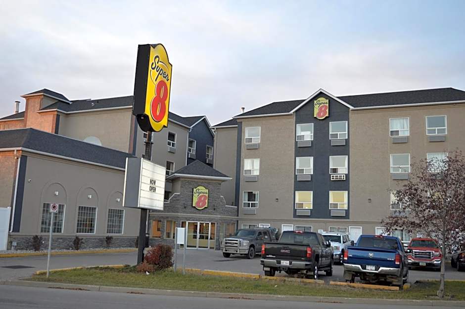 Super 8 by Wyndham Grande Prairie