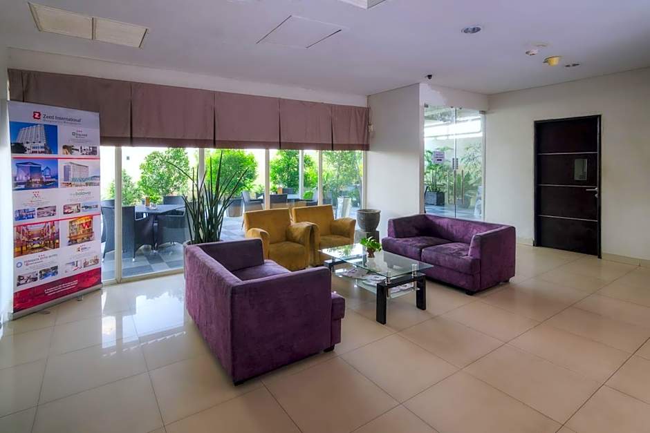 The Square Surabaya Hotel