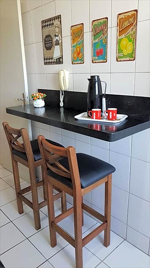 Apartamento TOP CLIMATIZADO em CRICIÚMA-SC - ótimo CUSTO-BENEFÍCIO - Cozinha completa - Cama Box - WiFI - Smart TV - Apps YouTube - NetFlix - Prime Vídeo - Garagem coberta - Portaria Digital 24h - Lugar sossegado e arborizado - Acomoda até 5 pessoas