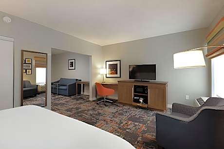 1 King Hearing Accessible Suite Nonsmoking