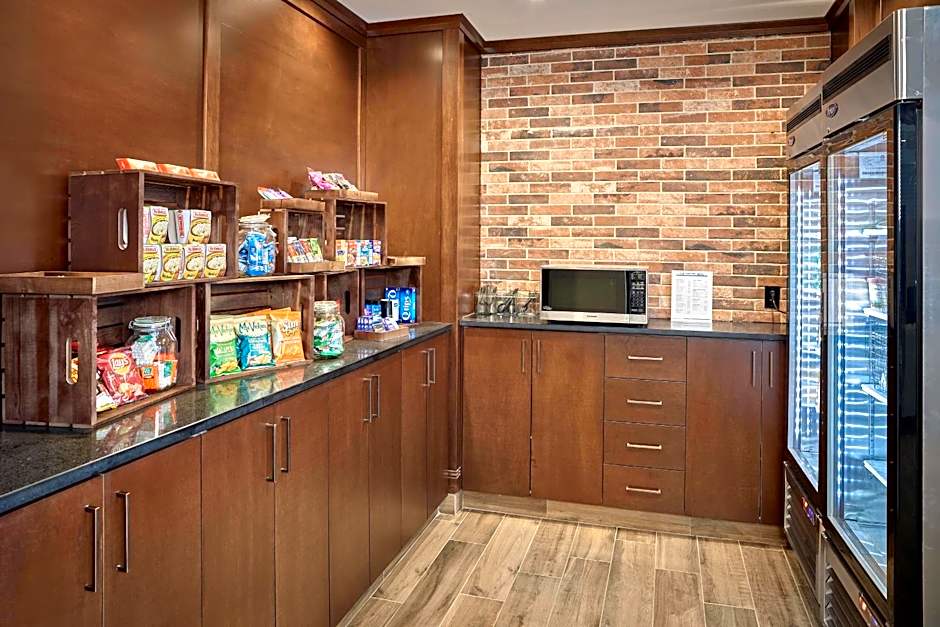 Four Points by Sheraton Edmonton West