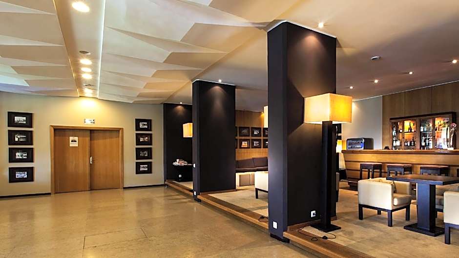 Carcavelos Beach Hotel