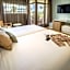 Monica Hotel