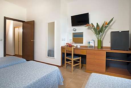 Economy Triple Room