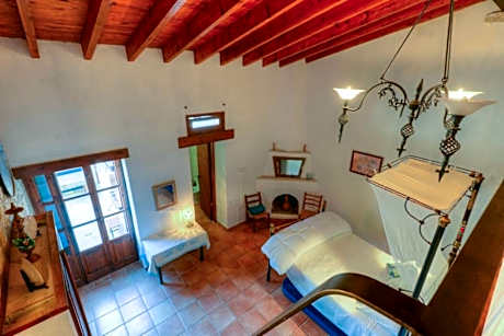 Komi Lofou Traditional House