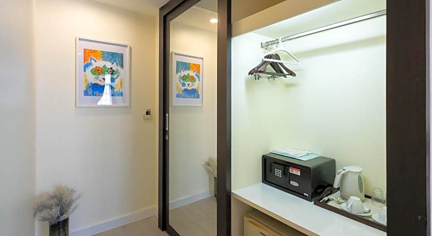 24 Inn at BTS Phrom Phong