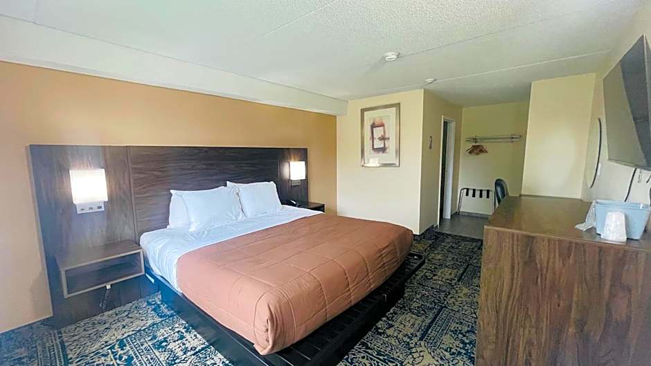 Falls Lodge & Suites