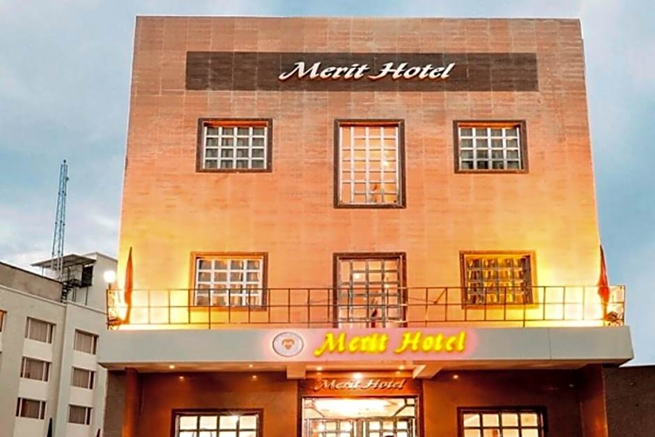 OYO 5539 Merit Hotel                                                                        