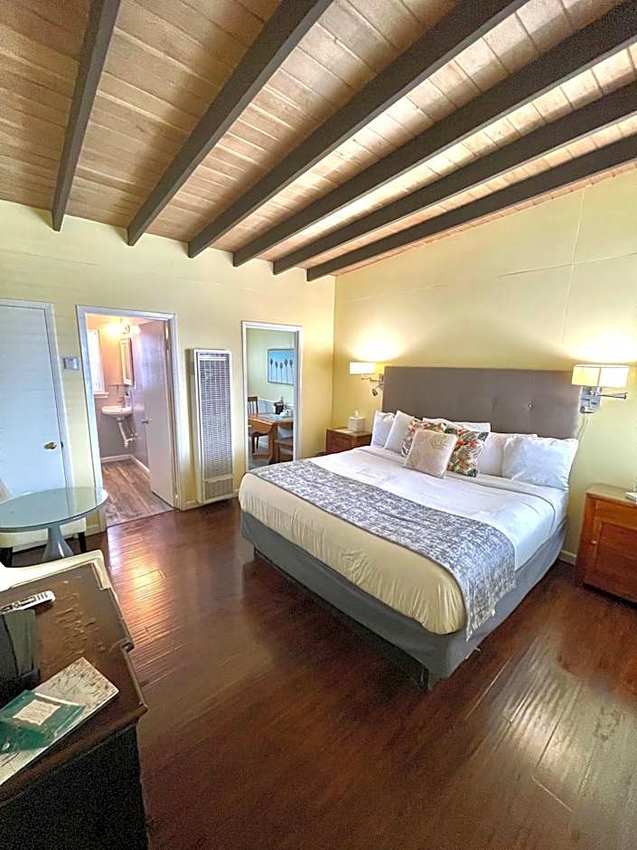 Foto 1 di 4 di 1 King Bed