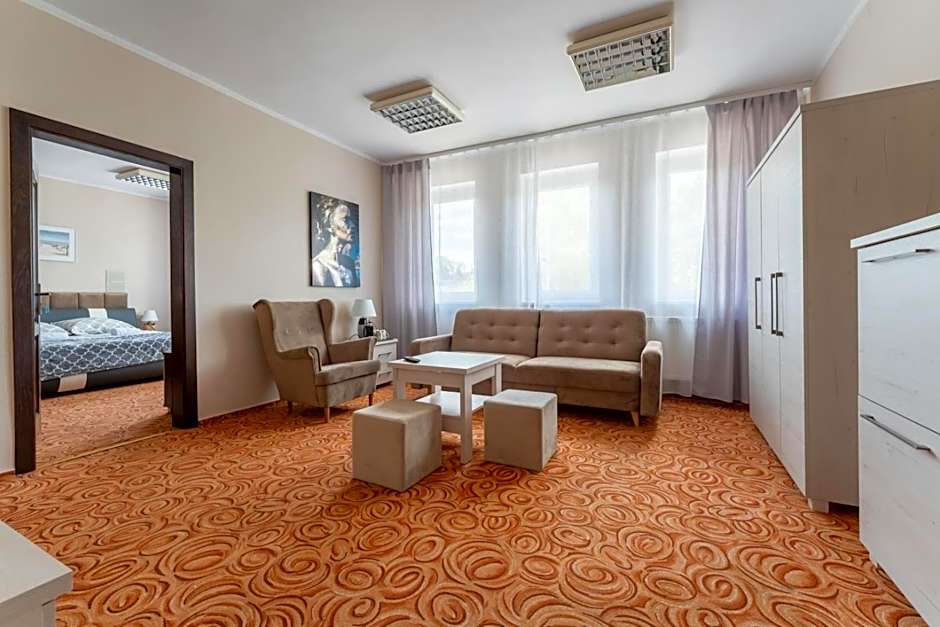 Hostelio - Tanie i komfortowe pokoje, parking, sklep na miejscu