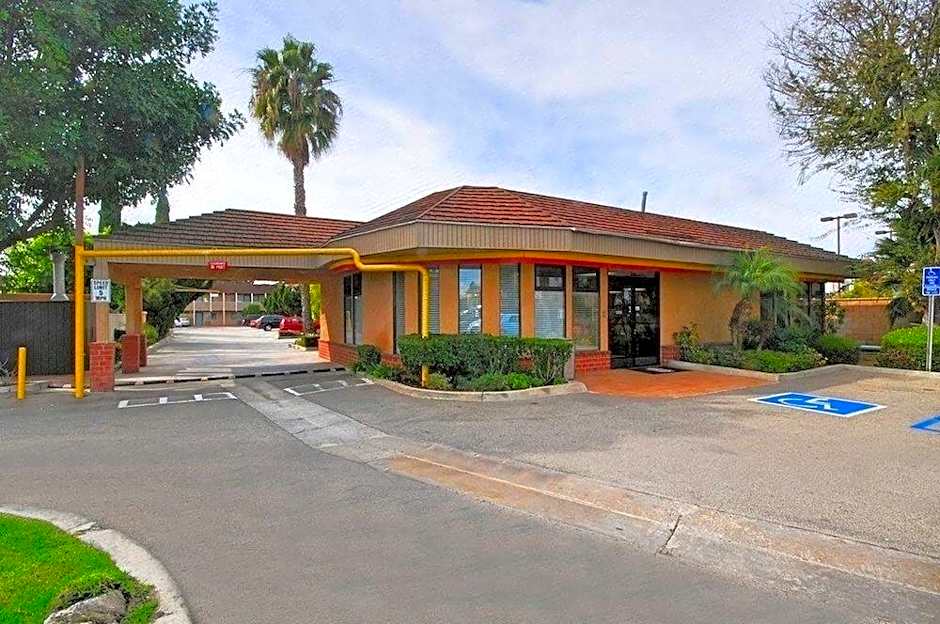 Costa Mesa Inn - Newport Beach Area