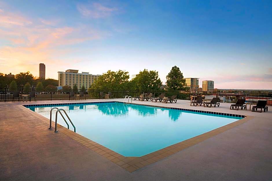 Comfort Inn & Suites Presidential
