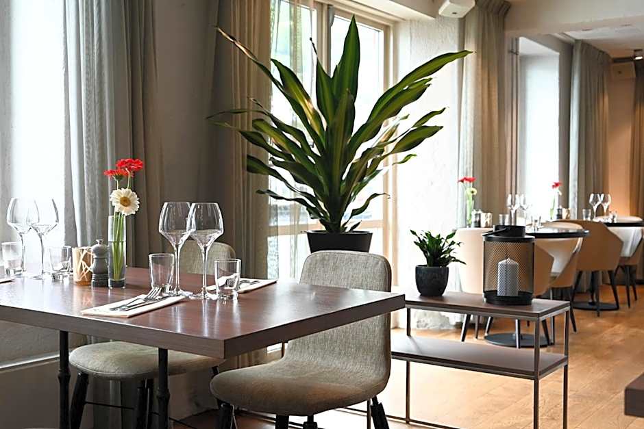 Clarion Hotel Admiral