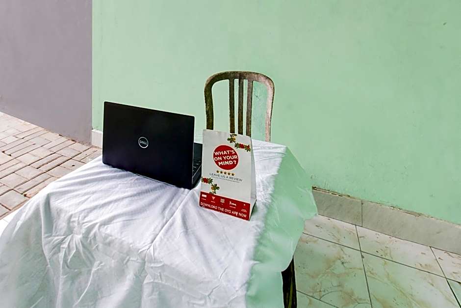 OYO Life 93256 Kos Meninting