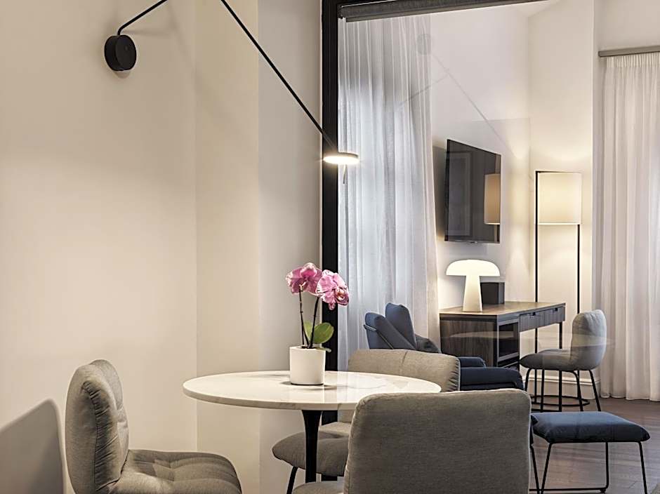 Photo 1 of 15 of Atrium Suite