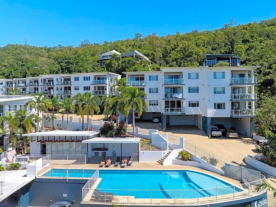 Airlie Summit Apartments