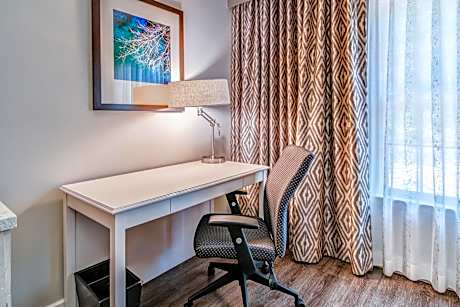 Standard King Room with Roll-In Shower - Mobility Access