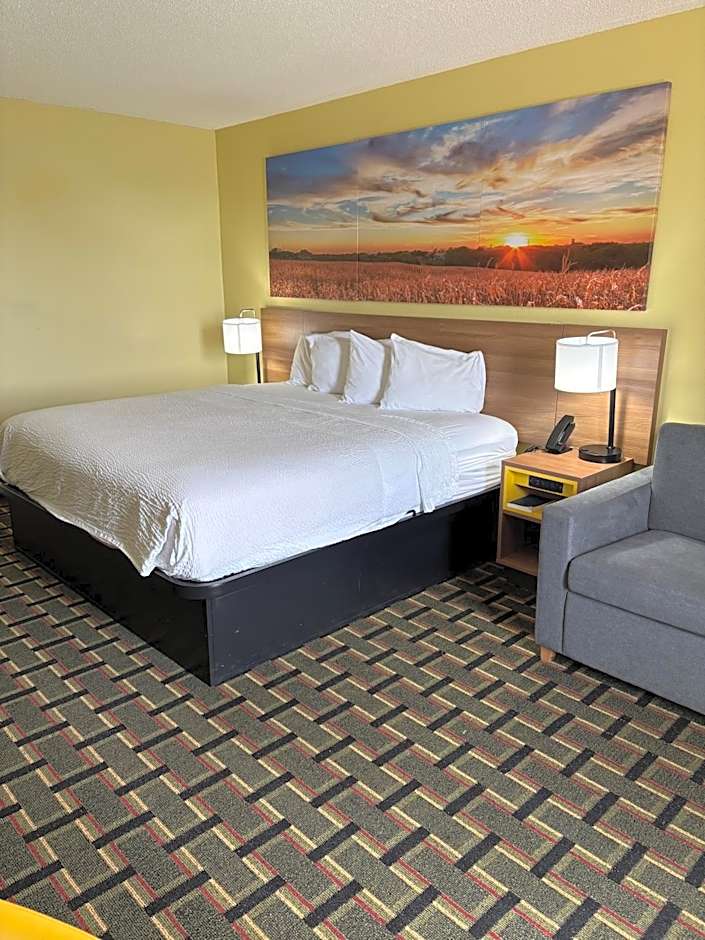 Days Inn by Wyndham Park City Kansas