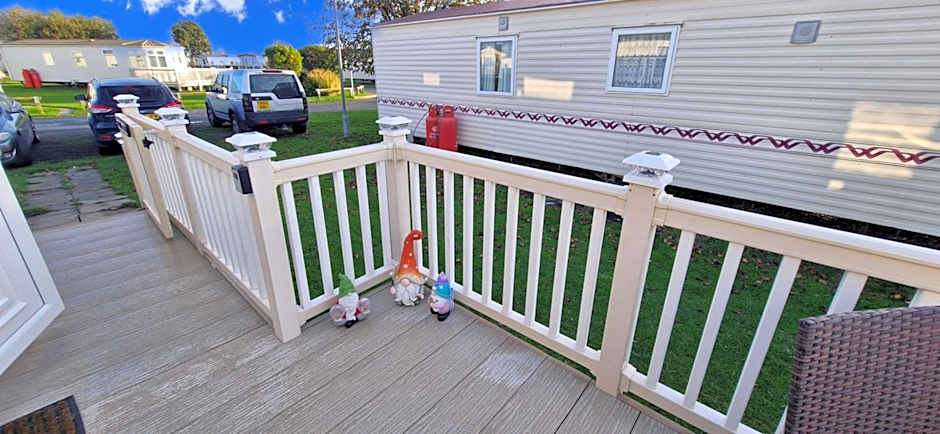 MOLLIES DEN 6 Berth 2 Bedrooms Waterside Leisure Park Ingoldmells