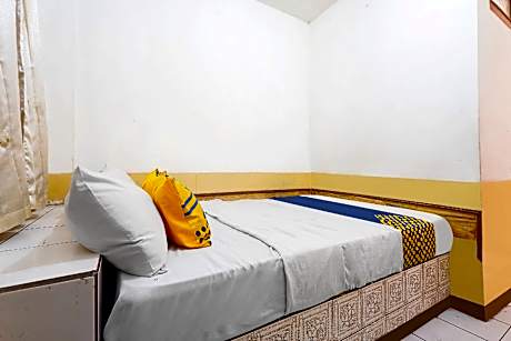 SPOT ON Room without Air Conditioning