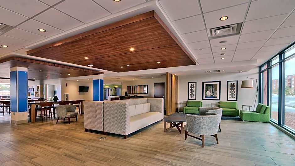 Holiday Inn Express & Suites Broomfield By IHG