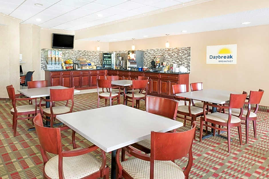 Days Inn & Suites by Wyndham York