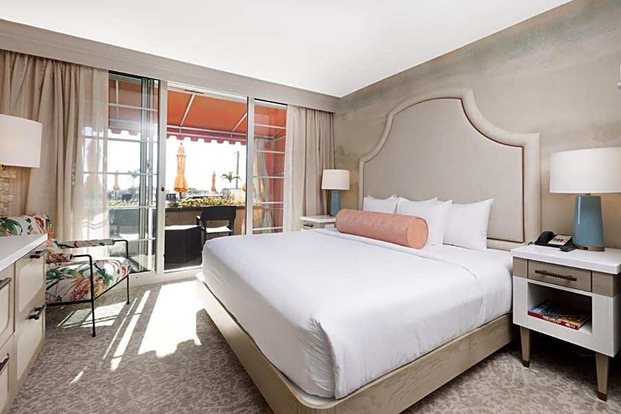 Photo 1 of 5 of Cabana 1 King Bed Suite, Pool View