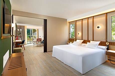 Junior Suite (2 Adults + 1 Child up to 12 Years Old)