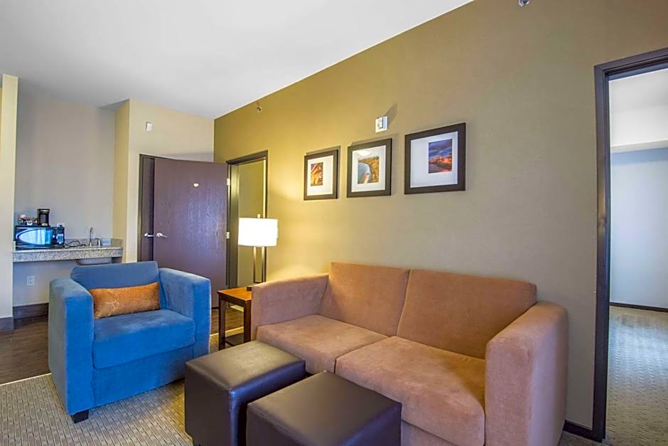 Comfort Suites Saskatoon
