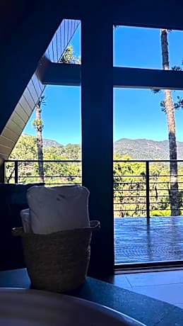 Deluxe Bungalow