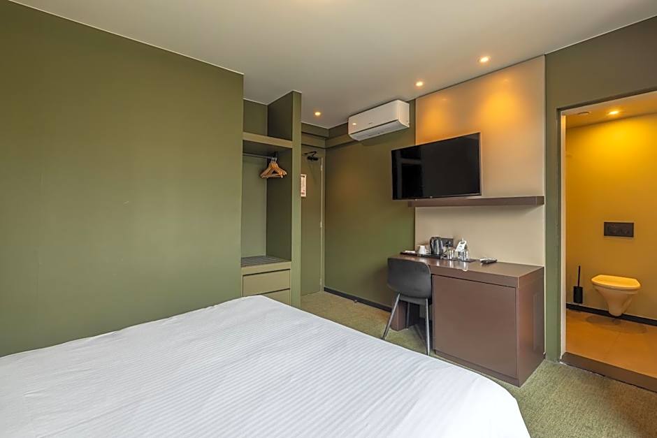 Green Hotel