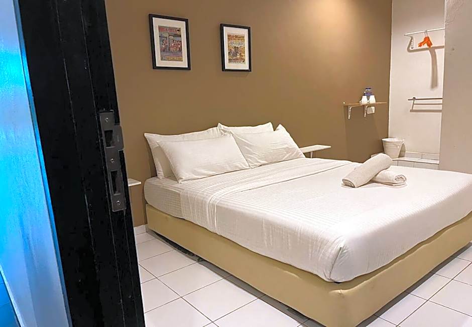 1108 Hotel Sungkai