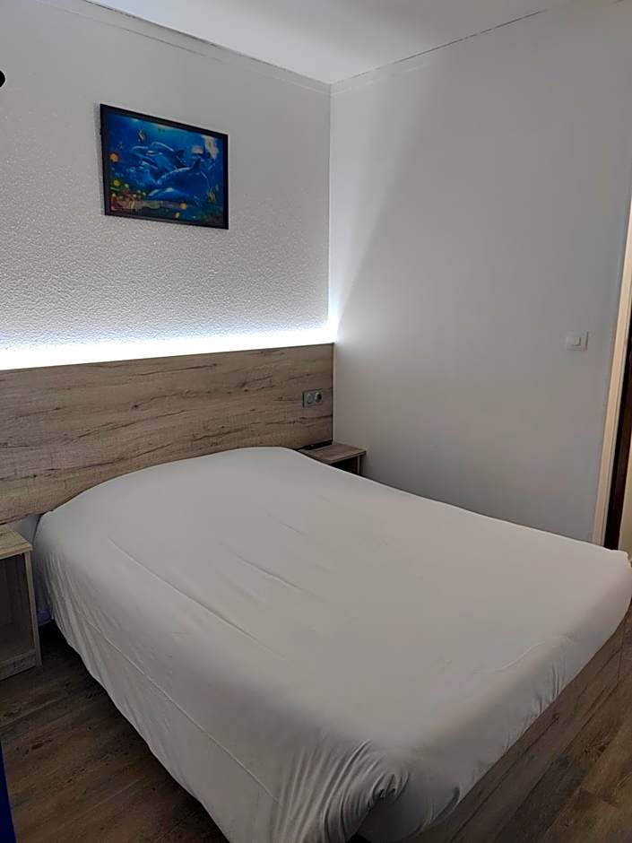 Alpha Hotel