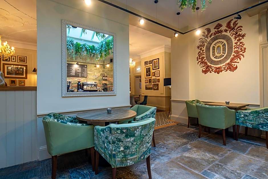 The Warwick Arms Hotel