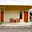 RedDoorz near Padang Golf Adisucipto