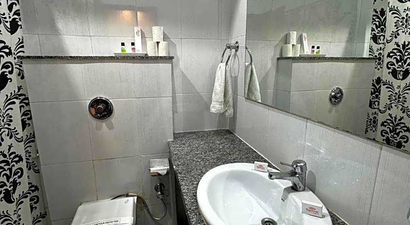 Hotel Sarovar Regency