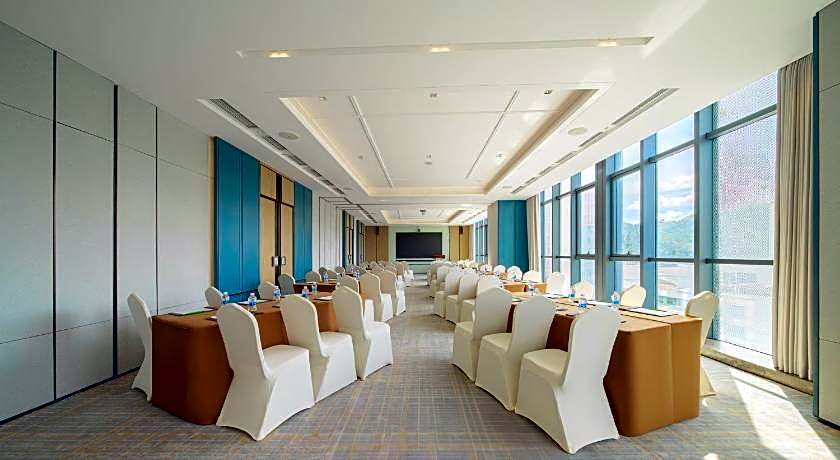 Holiday Inn Zhuhai City Center By IHG