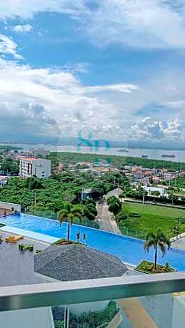 Mactan Newtown 8Newtown Boulevard Beach Condo RM9