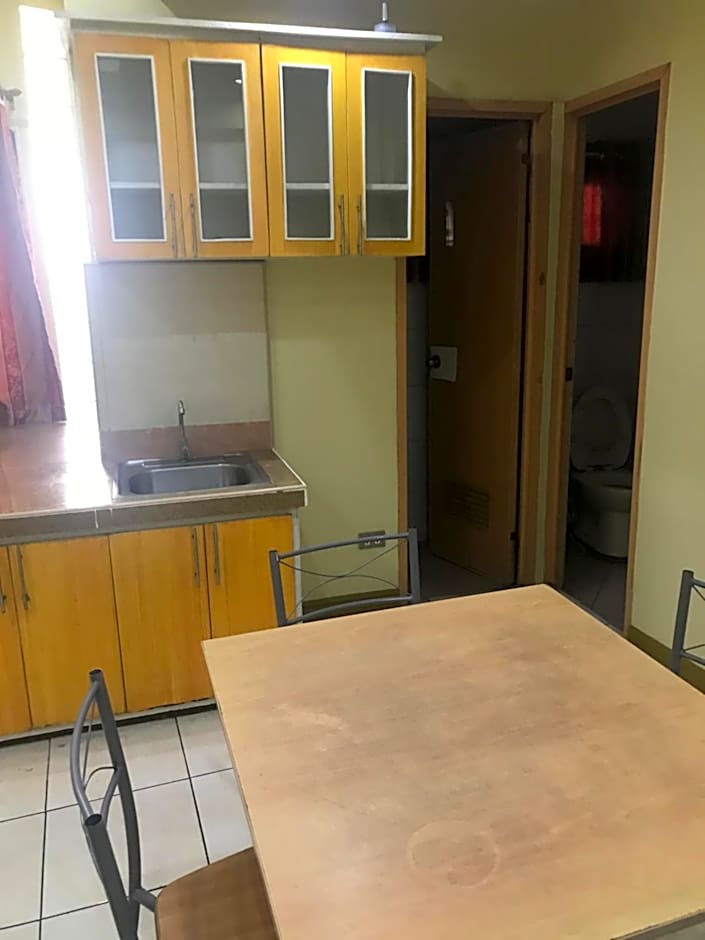 ASHBURN'S TRANSIENT BAGUIO - BASIC SLEEP and GO, LIMITED PAY PARKING, SELF SERVICE