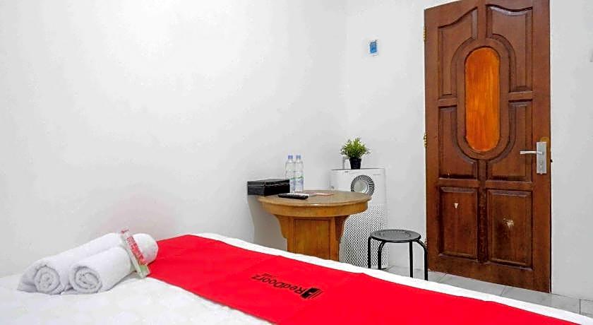 RedDoorz near GOR Jatidiri Semarang