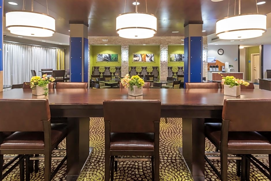 Holiday Inn Express Hays By IHG
