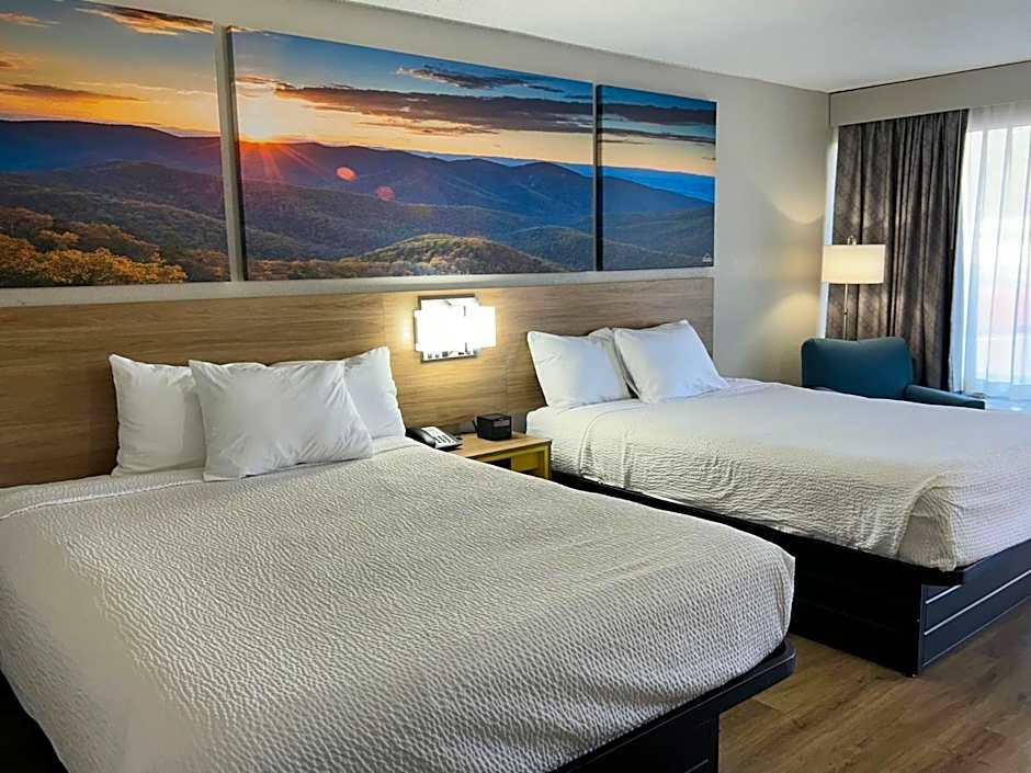 Days Inn by Wyndham Clayton